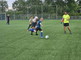 Laatste training S.K.N.W.K. JO10-1 (partijtje tegen de ouders) van woensdag 22 mei 2024 (102/133)